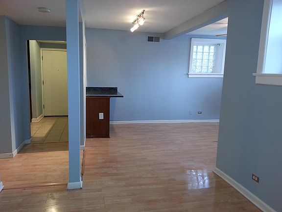 5th image of 5038 N Winthrop Ave APT G1