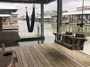 1222 Island Blvd, Crystal Beach, TX 77650