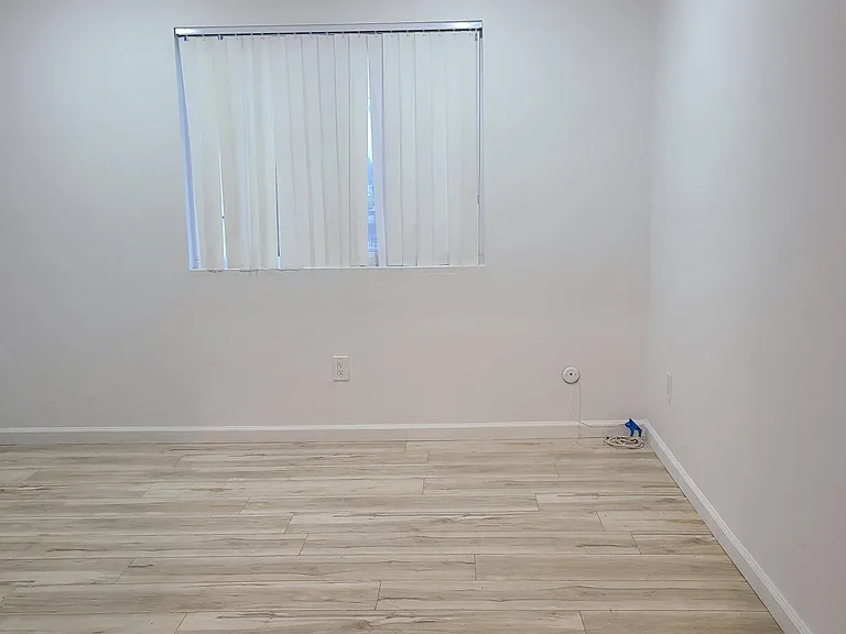 1817 E Grand Ave #16 — Photo 15