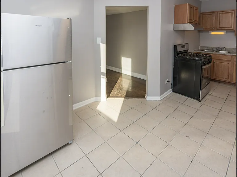 1115 E 81st Street — Photo 5