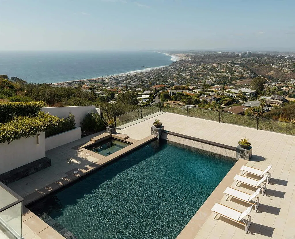 5 bed, 8.0 bath, 6930 sqft, $59,000 — Photo 4