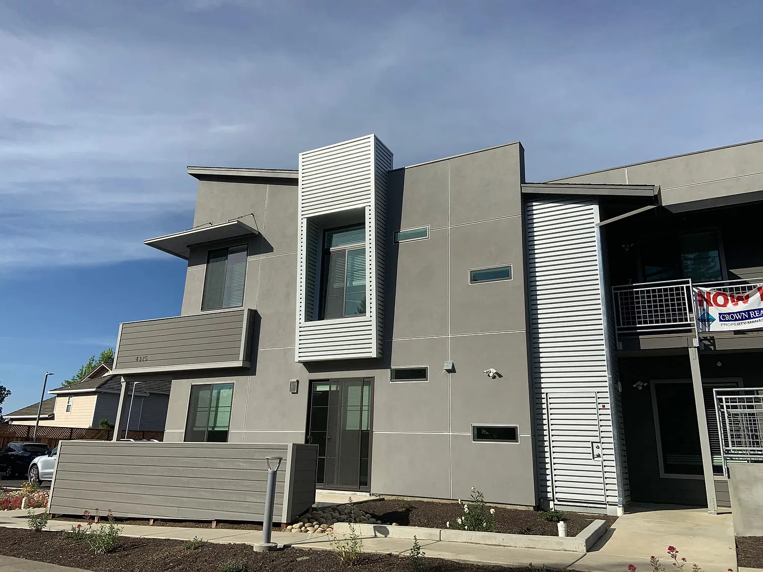 2 bed, $2,950 — Photo 2