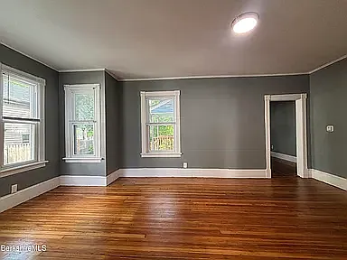 2 bed, 850 sqft, $1,550 — Photo 2