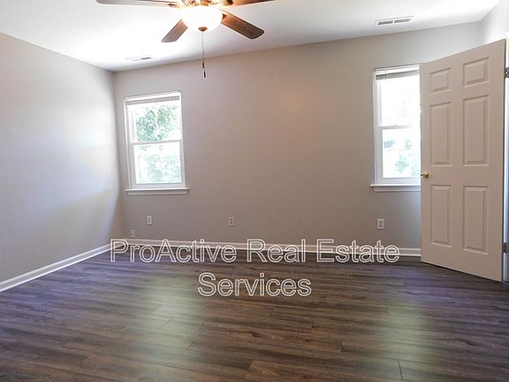 5th image of 1433 Drumheller Dr