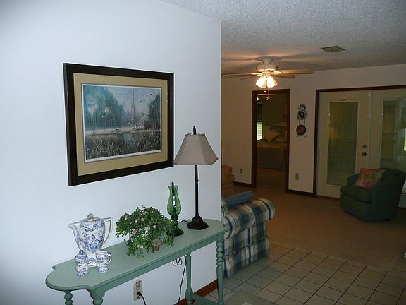 5th image of 2525 Royal Oak Dr