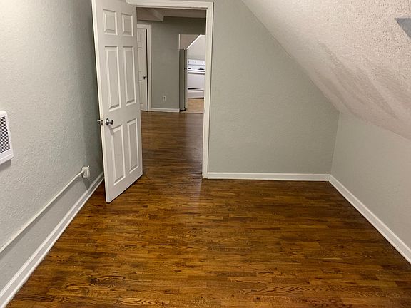 3rd image of 1115 Felix St APT 5