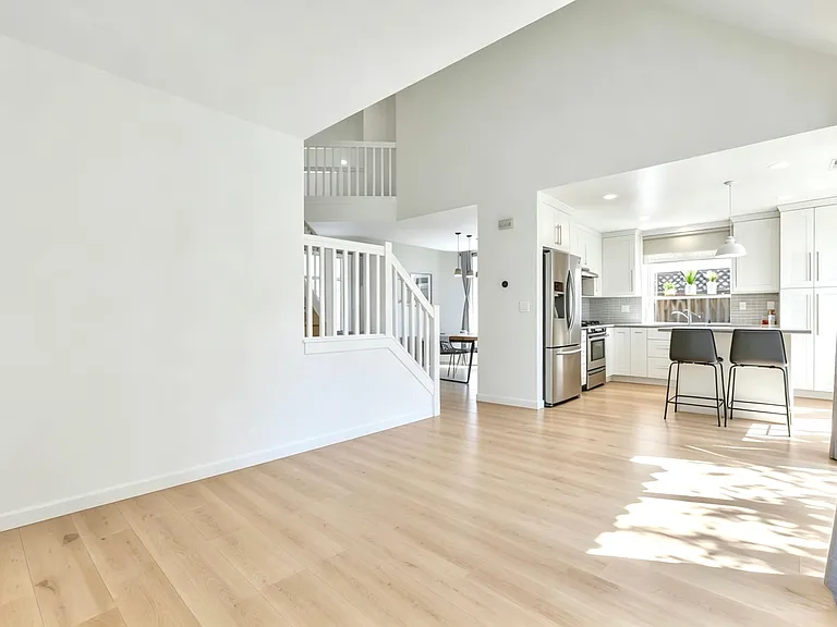 1654 Wyndham Dr — Photo 13