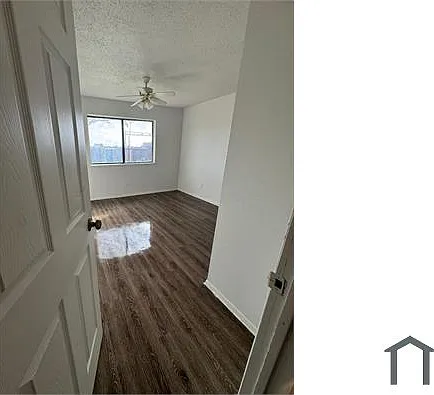 2320 Montclair Cir — Photo 9