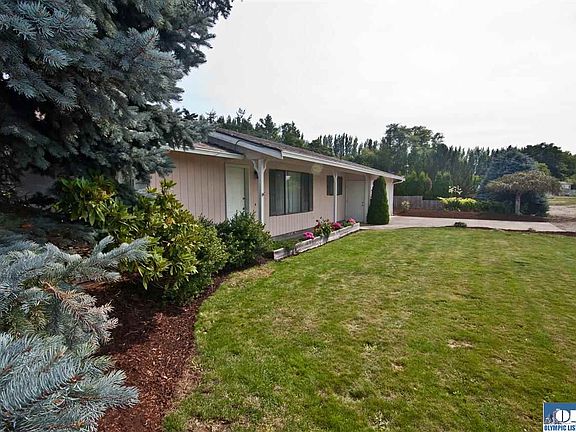3rd image of 380 Serpentine Ave