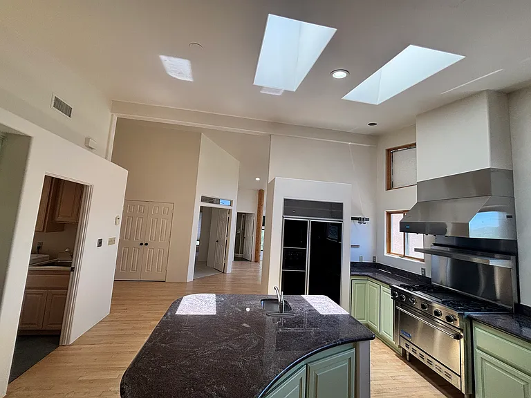 215 Valley View Cir — Photo 10
