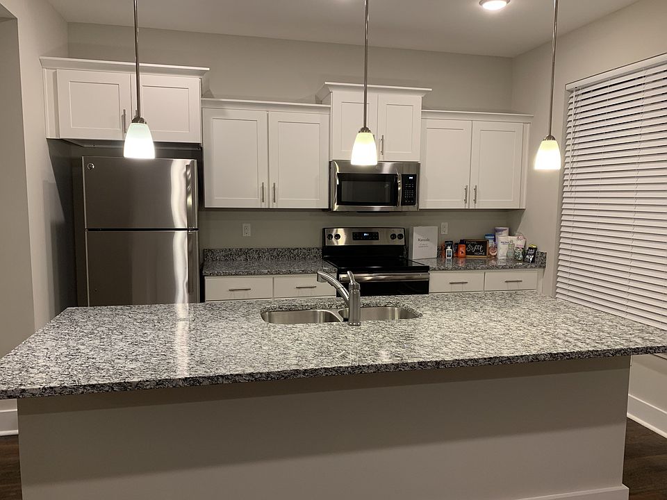 1st image of 6039 Hillside Ln