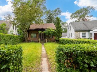 7 Saunders Cres, Toronto, ON M8Y2P7