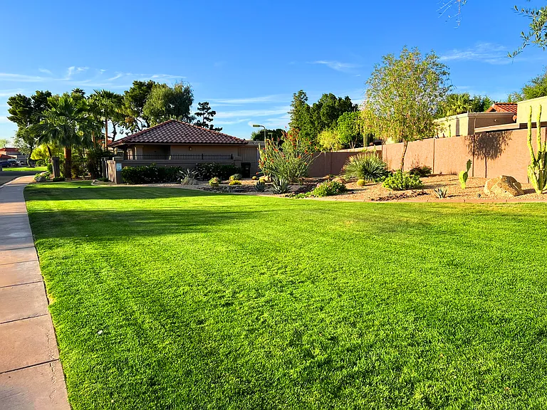 7884 E Horseshoe Ln — Photo 16