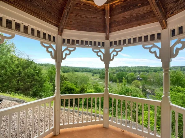 7 Summers Ln, Bella Vista, AR 72715