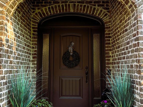 3rd image of 825 Stillwaters Dr