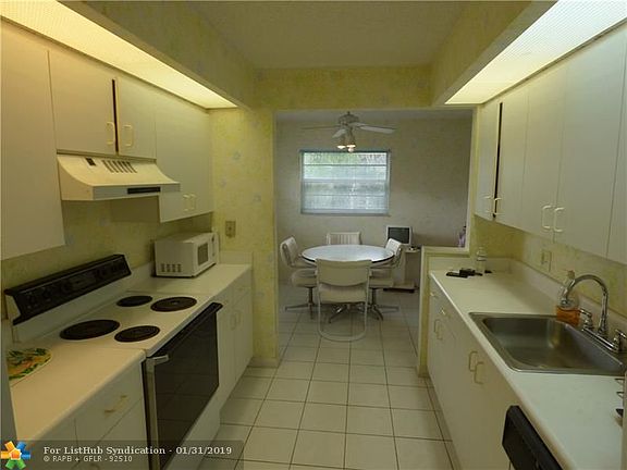 3rd image of 1501 SW 131st Way APT 314-P
