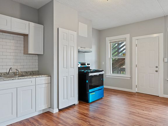 4th image of 10-14 Broad St #3B-1Ba-1250Sqft