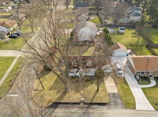 3 S South Elgin Blvd, South Elgin, IL 60177
