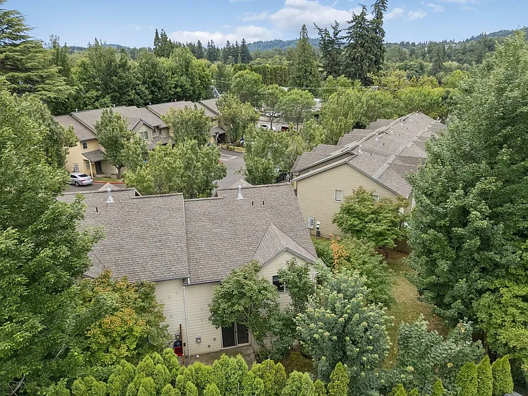 Roberts Court Townhomes — Photo 50