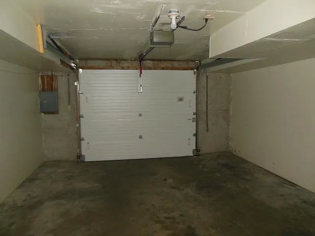 600 NE English Manor Dr #B — Photo 16