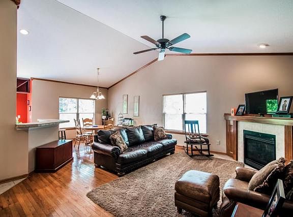 3rd image of 5222 Finch Ln