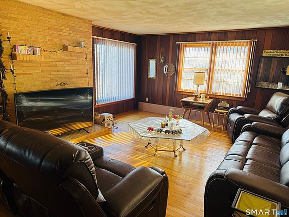 2nd image of 169 Moosup Pond Road