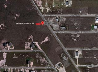 652 Northwest Dr, Rockport, TX 78382