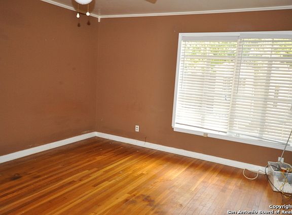 5th image of 1108 Chevy Chase Dr