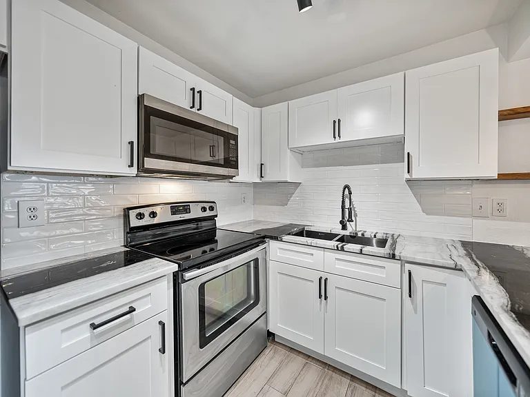 607 S Westland Ave #17 — Photo 8