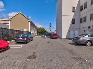 157 Post Ave APT 202, Westbury, NY 11590