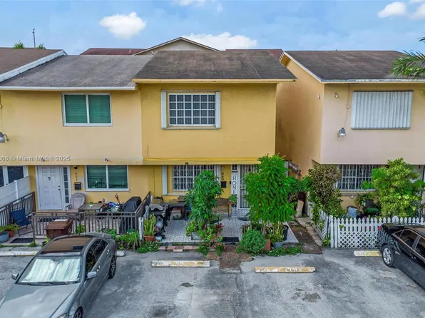 649 W 68th St #649, Hialeah, FL 33014