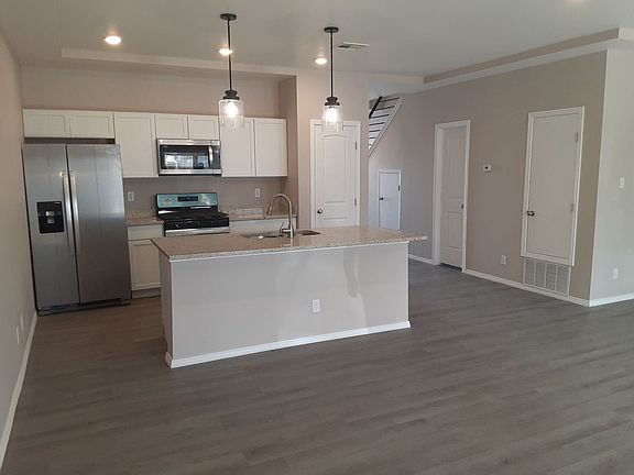 2nd image of 216 Linda Vista Dr Unit B