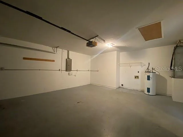 3938 Creek Woods Dr — Photo 17