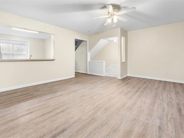 3944 Howell Park Rd — Photo 10