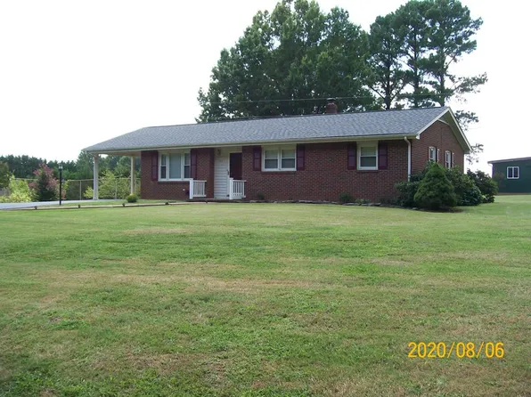 709 Fairmont Rd, Gretna, VA 24557