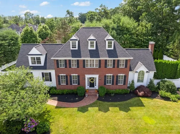 122 Homeward Ln, North Attleboro, MA 02760