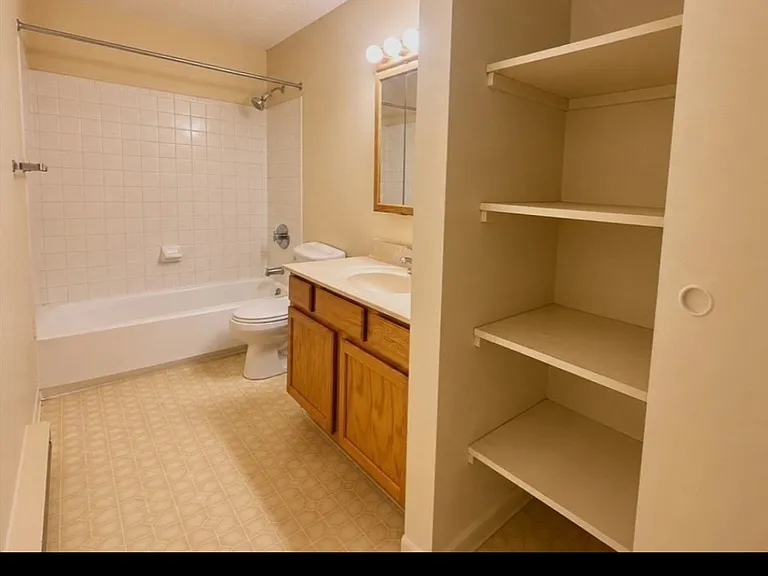 19 Village Rock Ln #7 — Photo 9