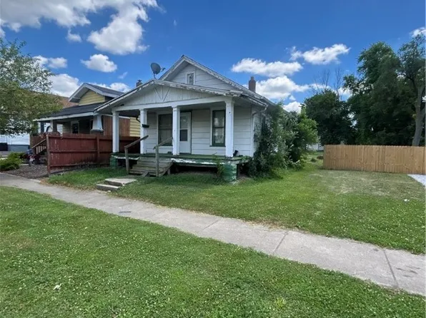 1525 E North St, Decatur, IL 62521