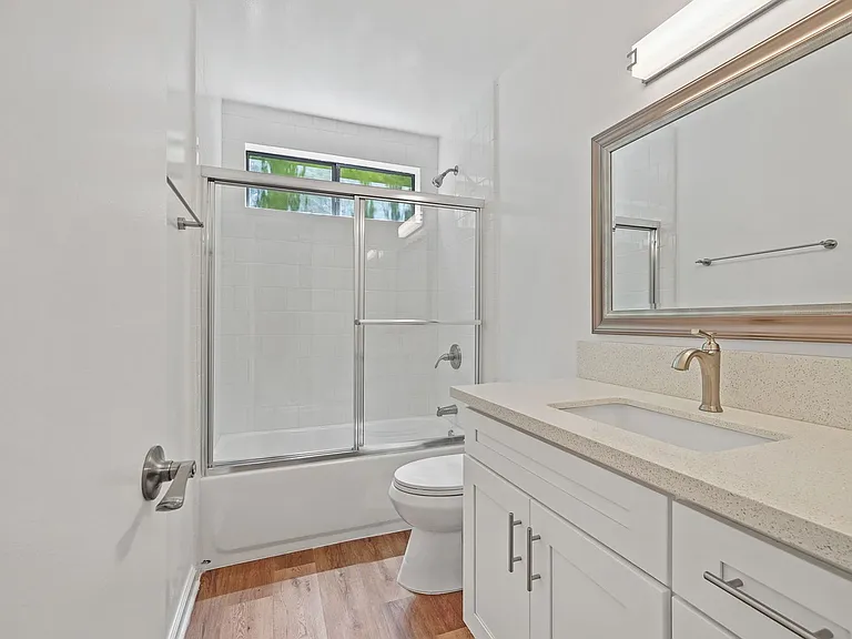 911 Havenhurst Drive (#840) — Photo 8