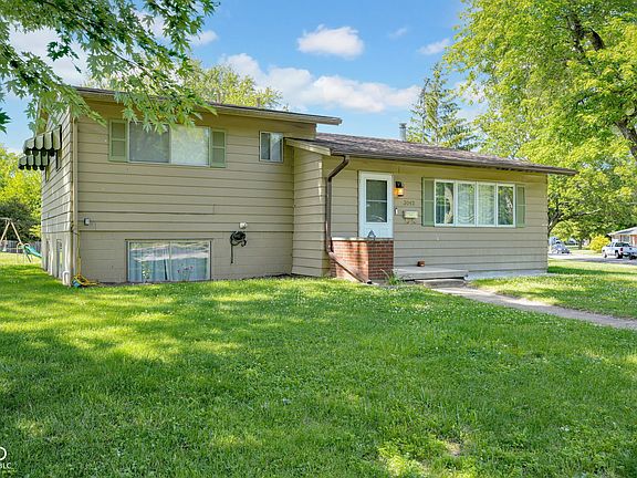 2nd image of 3042 Fairlawn Dr