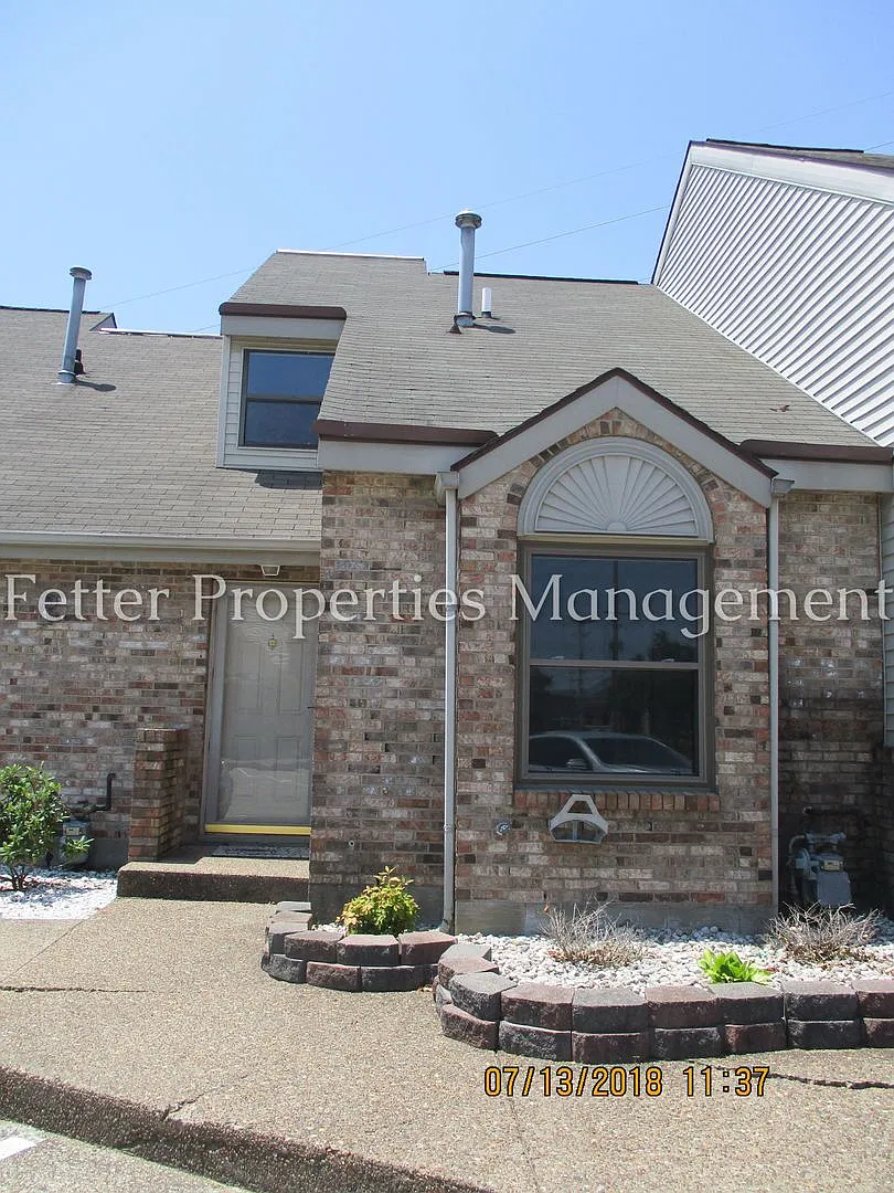 Nice East Side Condo — Photo 1