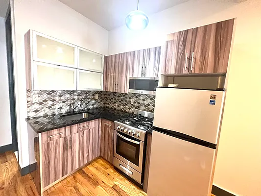 Rented by Delmark Realty LLC | media 20