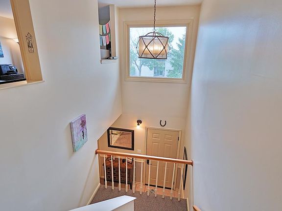 4th image of 406A Briarwood Dr