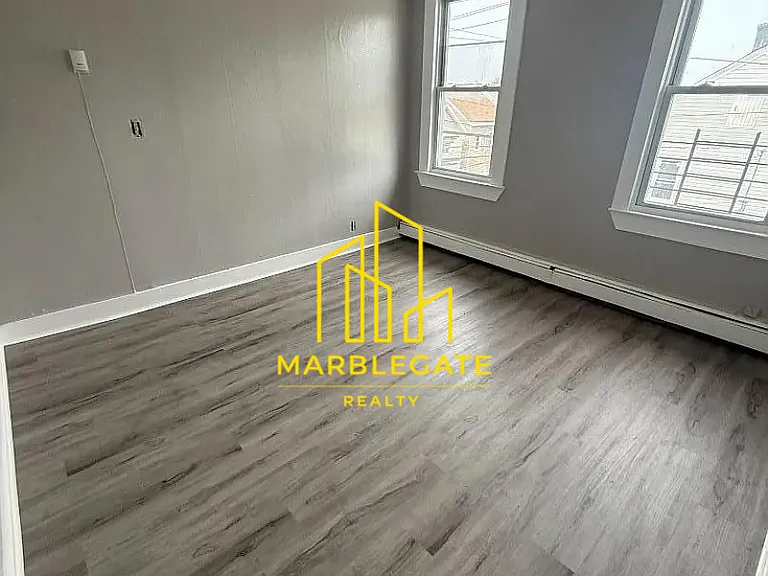 71 Highland St #33R — Photo 5