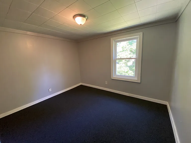 122 Hobart St — Photo 13