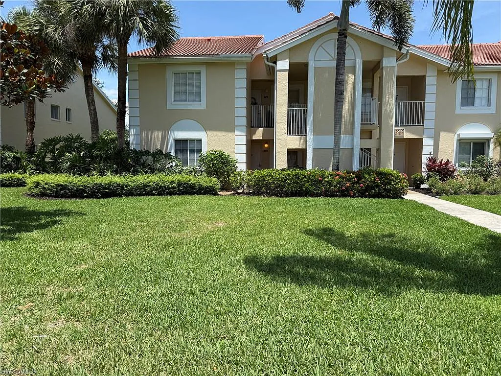 3 bed, 2.0 bath, 1199 sqft, $2,400 — Photo 2