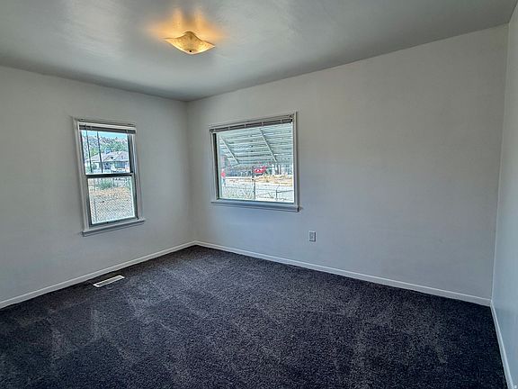 5th image of 151 Roosevelt St
