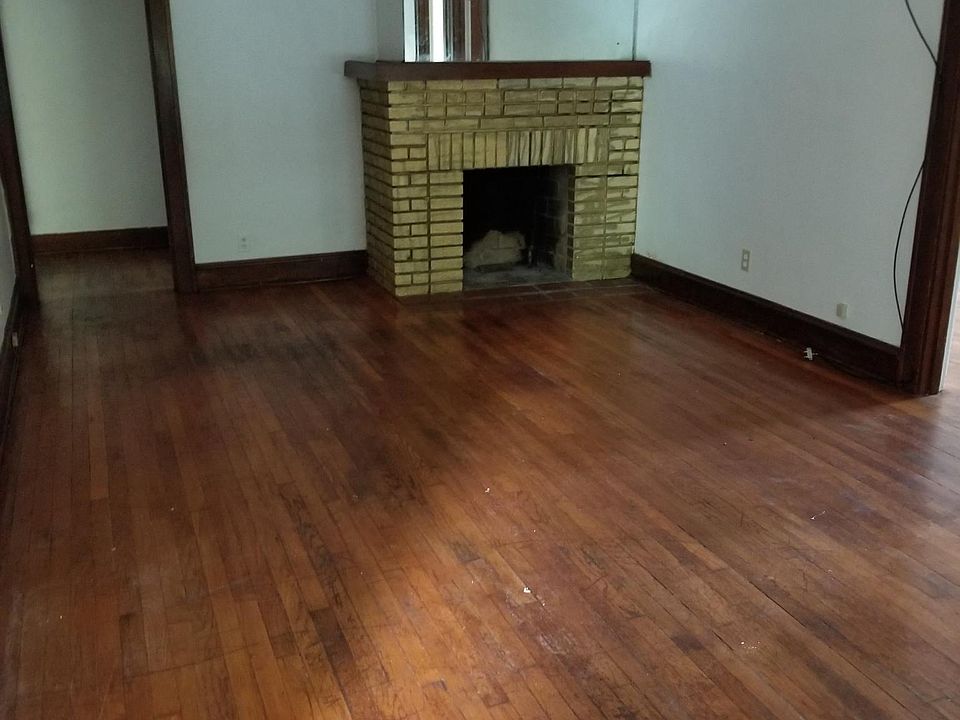 2nd image of 2567 Noble Rd #1