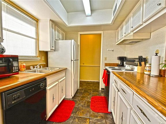 3rd image of 6700 Escondido Dr APT A6