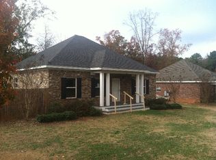 623 N Donahue Dr, Auburn, AL 36832